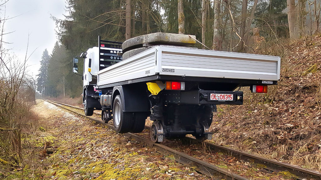 zweiweg-lichte-vrachtwagen-2 Zweiwege light truck